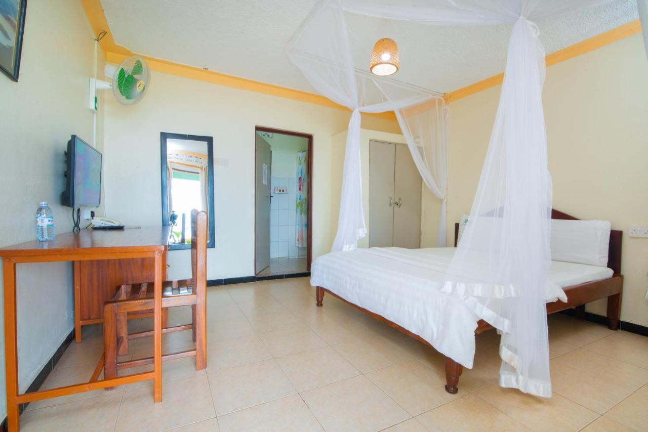 Mirembe Resort Beach Hotel Ssese Kalangala Exterior photo
